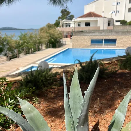 Olive House Apartment Pirovac