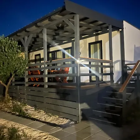 Apartment Olive House Pirovac